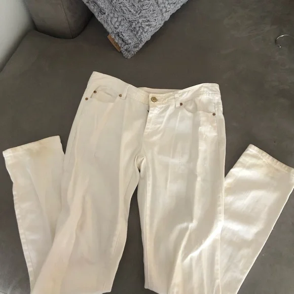 Michael Kors white skinny jeans. - Picture 3 of 12